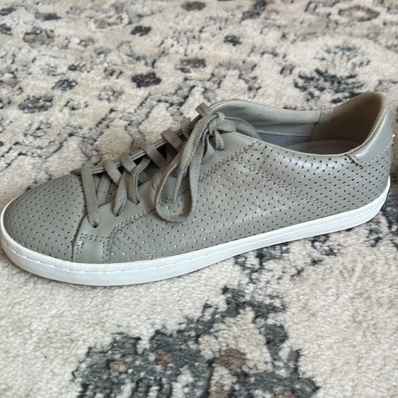 Grey cole haan sneakers size 7 1/2 - Picture 8 of 8